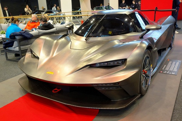 KTM X-Bow GT2 von 2022 - Sonderschau Supercars 2 in der Autoworld Brüssel 2022/2023