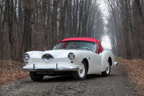 Kaiser-Darrin Roadster (1954) - als Lot 133 angeboten an der RM/Sotheby's Versteigerung in Paris am 3. Februar 2016