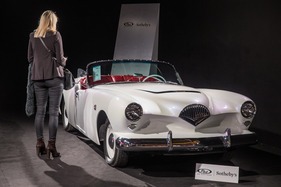 Kaiser-Darrin Roadster (1954) - versteigert als Lot 133 an der RM/Sotheby's Auktion in Paris am 3. Februar 2016