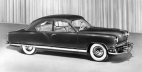 Kaiser Deluxe (1951) - mit bedeutend mehr Fensterfläche als die Konkurrenz Kaiser Deluxe (1951) - mit bedeutend mehr Fensterfläche als die Konkurrenz