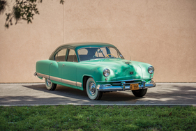 Kaiser Deluxe Golden Dragon Sedan (1951) - angeboten als Lot 199 an der RM/Sotheby's Versteigerung in Hershey am 11./12. Oktober 2018