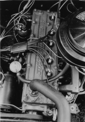 Kaiser Henry J (1951) - kompakter und weit vorne montierter Reihensechszylinder im DeLuxe