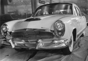 Kaiser Manhattan (1954) - mit temperamentvollem Gesicht - Genfer Automobilsalon 1954