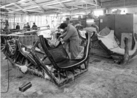 Karosserieproduktion des Porsche 904 Carrera GTS bei Heinkel in Speyer. Hier zu sehen die Formen für Frontpartie und Dach