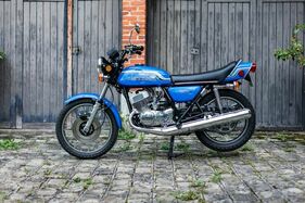 Bild Kawasaki 750 H2 (1972) - als Lot 05 an der Artcurial "Automobiles Sur les Champs" Versteigerung am 3. Dezember 2020