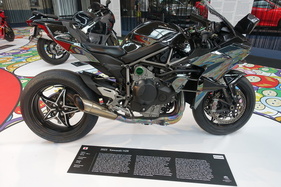 Kawasaki H2R (2023) – Sonderausstellung "Big in Japan" in der Autoworld Brüssel