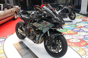 Kawasaki H2R (2023) – Sonderausstellung "Big in Japan" in der Autoworld Brüssel
