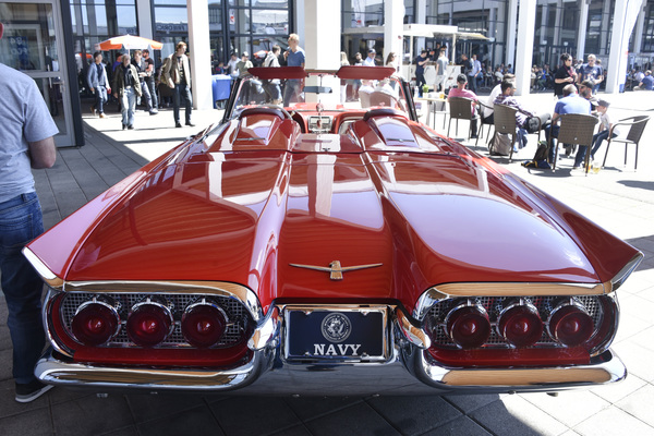 Bild Kecker Hintern - Ford Thunderbird von 1959 - Klassikwelt Bodensee 2017