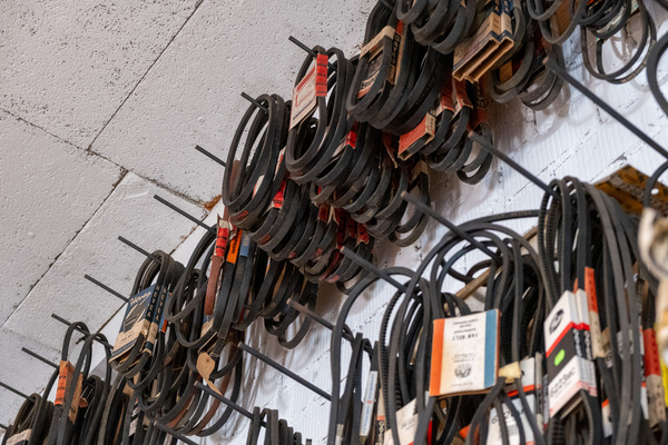 Keilriemen soweit das Auge reicht – 8. Autos von Dazumal 2023