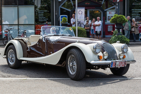 Kein Vorkriegsfahrzeug – Ecurie Anges Bleus im Boxenstop Tübingen 2025