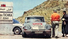 Keine Angst vor 2000er Pässen in Marokko, sowohl der Col du Tichka als auch die Pässe von Talhremt (2397m) und Zad (2178m) sind wunderbar ausgebaut - NSU RO 80 kontra Citroën DS 21 im hobby Super-Test in Afrika (1968)