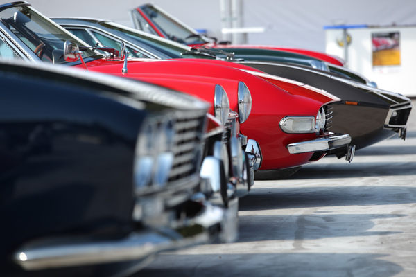 Bild Keine Spur von Gleichförmigkeit, in der Mitte der Fiat Dino 2400 Spider - Eindrücke DolderClassics vom 7. September 2014