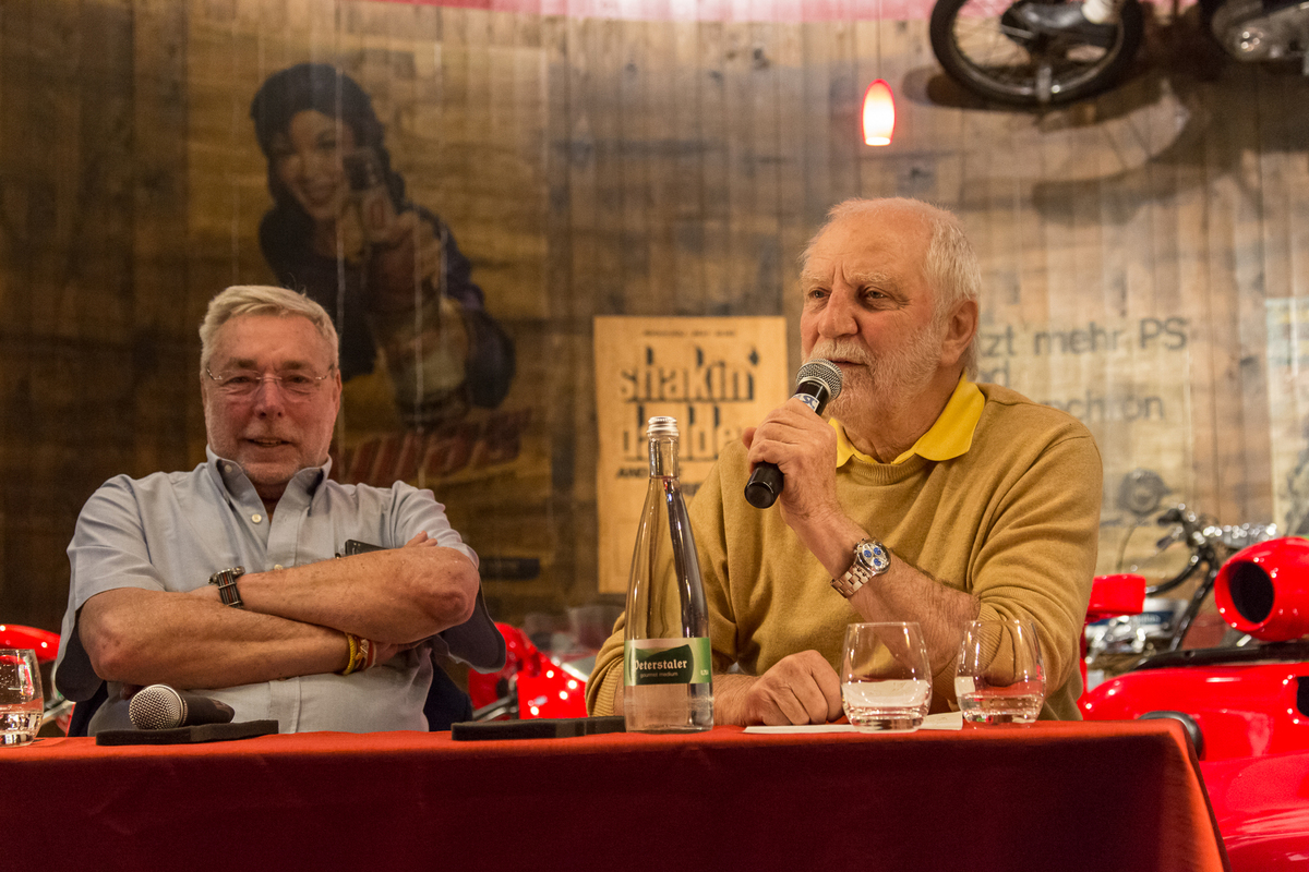 Keine weiteren Fragen? Zufrieden am Ende der Veranstaltung