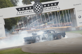 Ken Block zeigt, was der Ford Mustang 'Hoonicorn' drauf hat - Goodwood Festival of Speed 2015