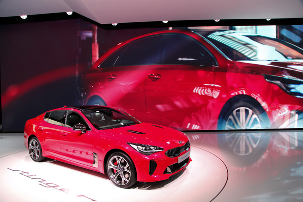 Kia Stinger (2019) - ganz schön rot - Genfer Automobilsalon 2019