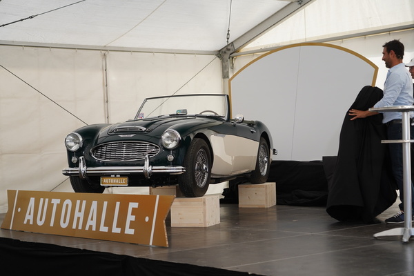 Bild Kick Off zur Autohalle Andelfingen - Kompetenz-Zentrum für Oldtimer - Passend zum Logo der Autohalle