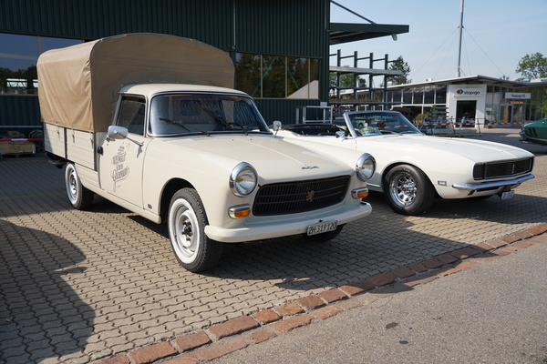 Kick Off zur Autohalle Andelfingen - Kompetenz-Zentrum für Oldtimer - Peugeot vom Weingut Schloss Goldenberg