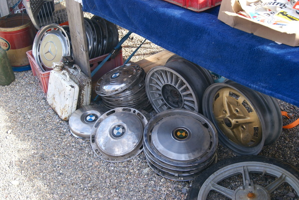 Klammheimlich hat sich ein VW-Rad unter die BMW-Teile gemischt – Veterama Mannheim 2022