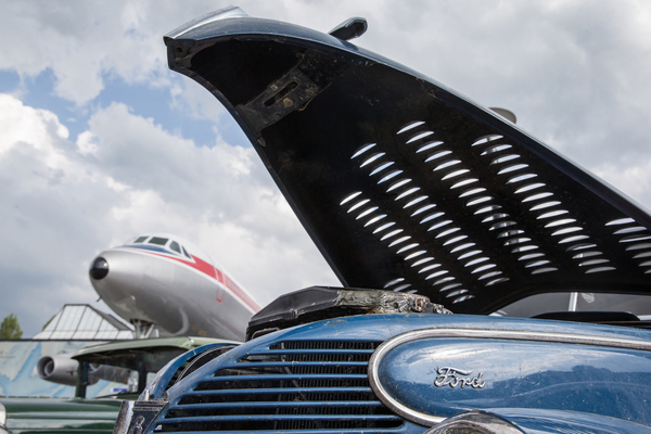 Klappe auf beim Ford - Ankunft in Luzern - Peking to Paris Motor Challenge 2025