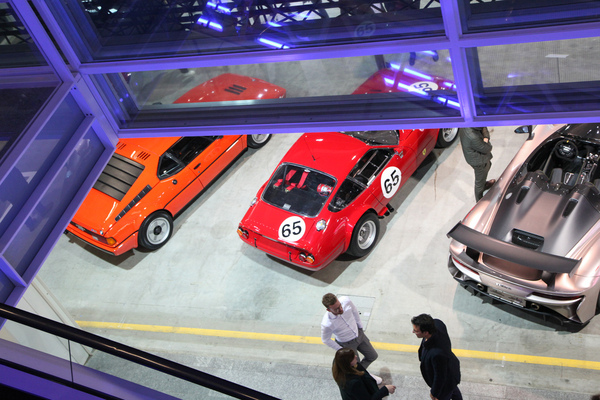 Klassiker von BMW, Ferrari und Dallara, gezeigt von autobau Erlebniswelt Romanshorn - Auto Zürich 2021