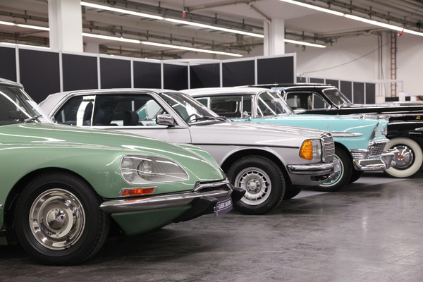 Klassikervielfalt in der Halle 1A - Techno Classica Essen 2018