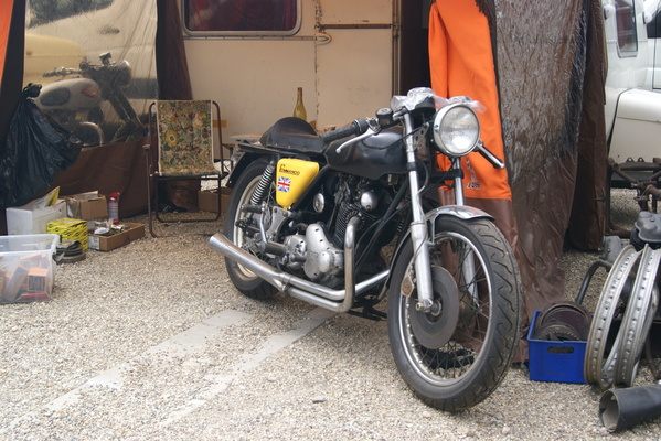 Klassisch-schöner Norton-Commando-Café-Racer. Hätte man jetzt nur genug Geld, Platz – und einen Motorradführerschein – Veterama Mannheim 2022