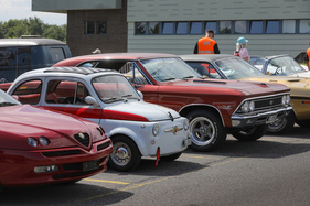 Klein und Gross vereint - Kompaktes aus Italien, Massiges aus den USA - Albisgütli Classics Cars & Bikes Juli 2025 Klein und Gross vereint - Kompaktes aus Italien, Massiges aus den USA - Albisgütli Classics Cars & Bikes Juli 2025