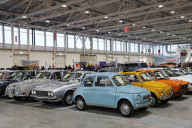 Kleinwagen farbenfroh, Exklusiveres in Grau - 42. Auto e Moto d'Epoca 2025