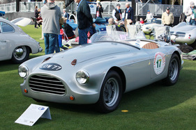 Kling italienisch bis spanisch, ist aber urbritisch - Tojeiro Barchetta von 1952.