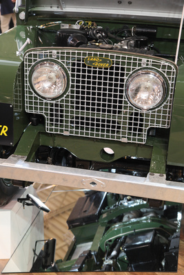 Komplett restaurierter Land Rover der ersten Serie - gesehen an der Techno Classica 2016