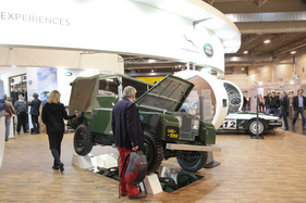 Komplett restaurierter Land Rover der ersten Serie - gesehen an der Techno Classica 2016
