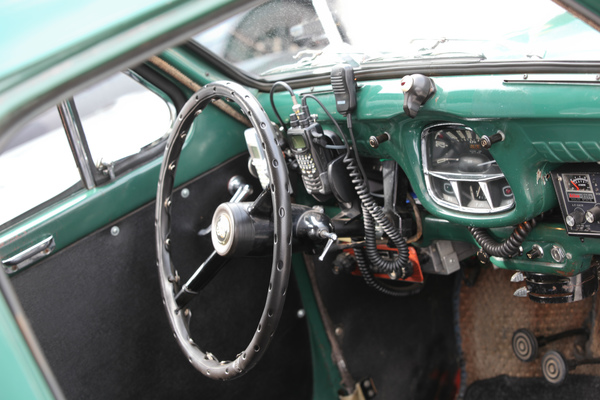 Komplette Funkausrüstung im Austin A35 Van - British Car Meeting Mollis 2017