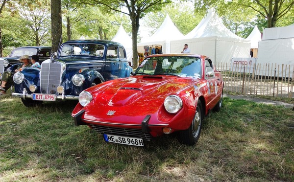 Kontrast I; Mercedes-Benz und Saab – Classic Days Düsseldorf 2022