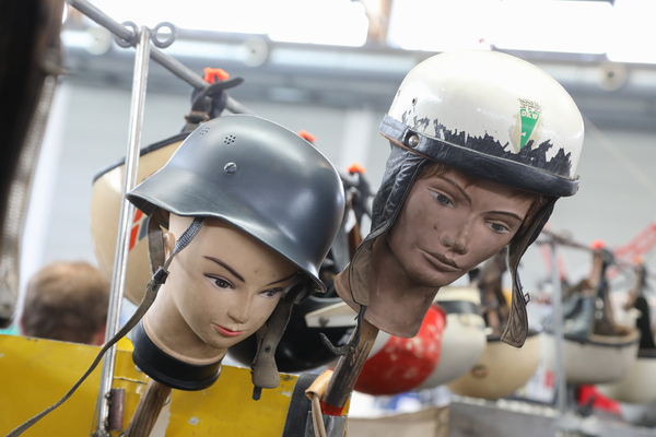 Kopfbedeckungen aller Art ... - Klassikwelt Bodensee 2023