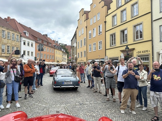 Korso zum VW-Karmann Werk – 70 Jahre VW Karmann-Ghia