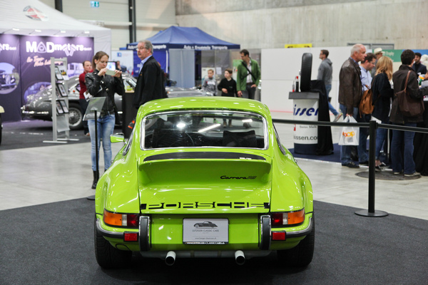 Kräftiger Hintern - der Porsche 911 Carrera RS 2.7 bei Lutziger Classic Cars - Swiss Classic World Luzern 2016