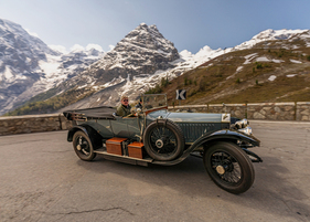 Kraft aus dem Keller: Dank gut sieben Liter Hubraum stemmt der Sechsender des Silver Ghost die Steigungen am Stevio souverän.