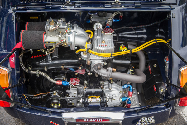 Kraftweck im Heck eines Fiat 500 - GP Mutschellen 2016