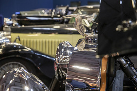 Kühlerfigur eines Hispano Suiza - Rétromobile Paris 2018