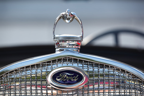 Kühlerfigur und Markenzeichen beim Ford A - Eindrücke DolderClassics vom 7. September 2014