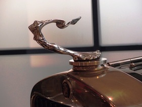 Kühlerfigur, wie sie Cadillac mitte der 1930er-Jahre verwendete