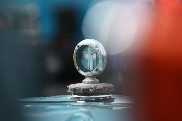 Kühlerthermometer auf einem Saurer - Swiss Classic World Luzern 2019