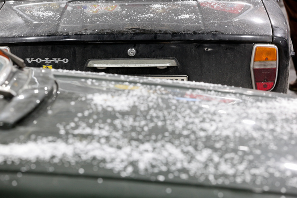 Künstlicher Schnee auf dem Volvo-Clubstand - Bremen Classic Motorshow 2020