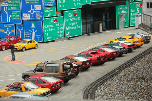 Bild: Kunststoffautos verschiedener Länder und Epochen - gesehen am Treffen "Fantastic Plastic 2015"