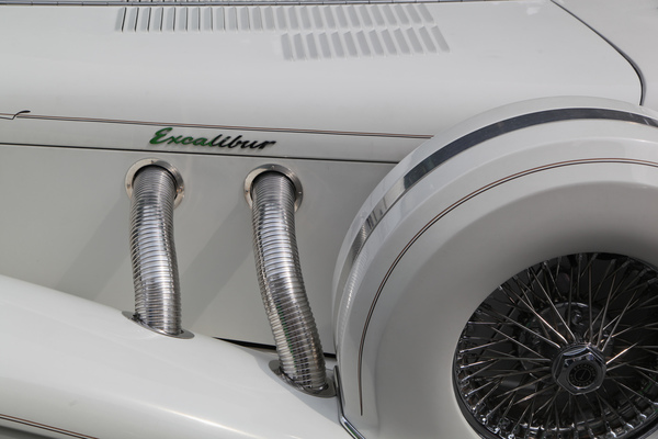 Kunstvolle Auspuffbiegungen am Excalibur - Oldtimer in Obwalden (O-iO) 2018