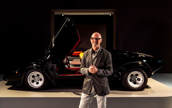 Kurator Dieter Castenow - Ausstellung "PS:. Ich liebe Dich. Sportwagen-Design der 1950er - 1970er Jahre" im Kunstpalast Düsseldorf 2018