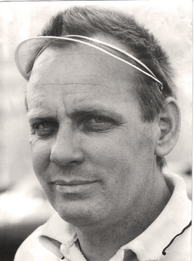 Kurt Bergmann konstruiert in seiner Wiener Wekstatt den berühmten Kaimann Kurt Bergmann konstruiert in seiner Wiener Wekstatt den berühmten Kaimann