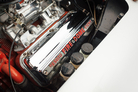 Kurtis 500KK SR-100 (1954/1955) - der V8 passt fast besser in den Motorraum als der frühere GMC-Reihensechszylinder