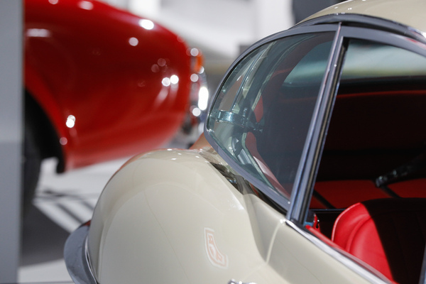 Kurven und schöne Details am Jaguar E-Type - 38. Auto Zürich 2025