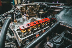 "La Liebre" – offene Motorhaube